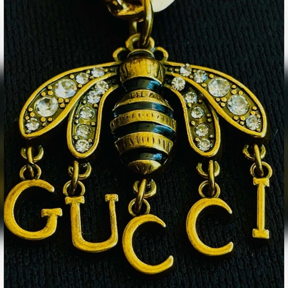 stamped Accessories - Stamped Gucci Gold Chain And Bee Pendant